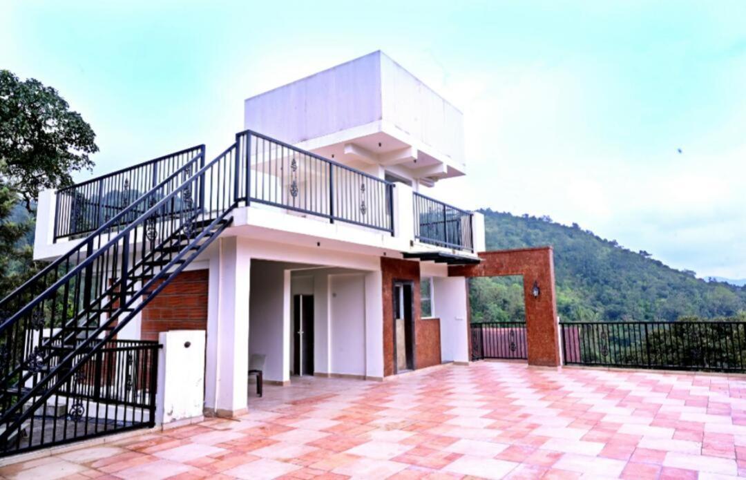 Coorg Vismaya Resort Madikeri Exteriör bild