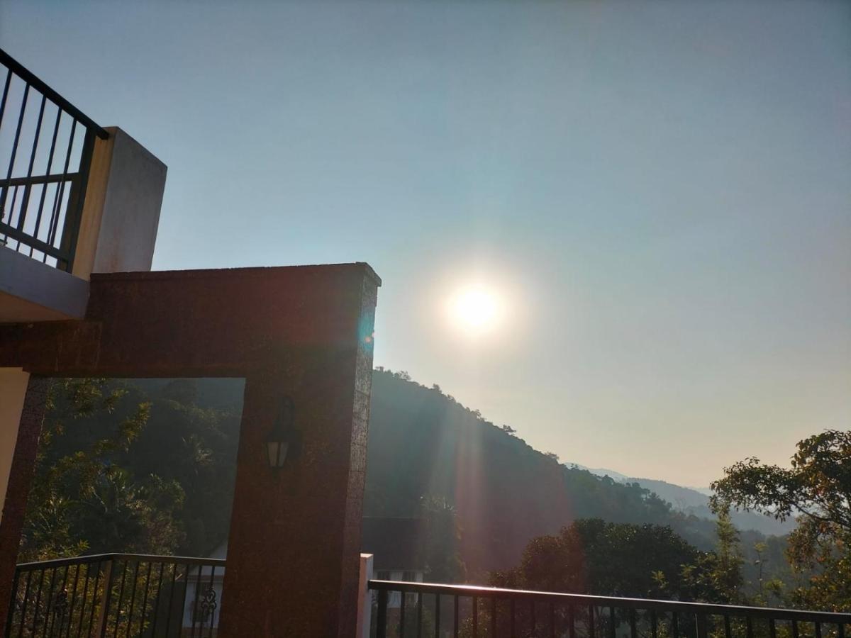 Coorg Vismaya Resort Madikeri Exteriör bild